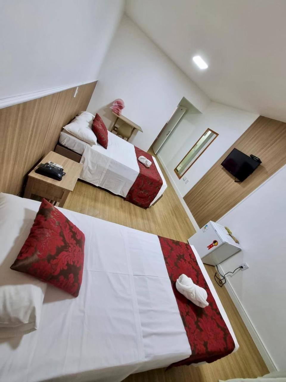 Max Hotel นูเคลโอบันเดรานชิ ภายนอก รูปภาพ