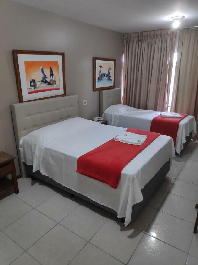 Max Hotel นูเคลโอบันเดรานชิ ภายนอก รูปภาพ