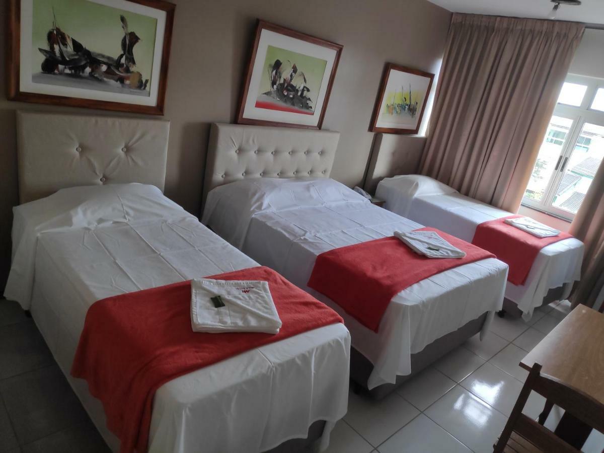 Max Hotel นูเคลโอบันเดรานชิ ภายนอก รูปภาพ